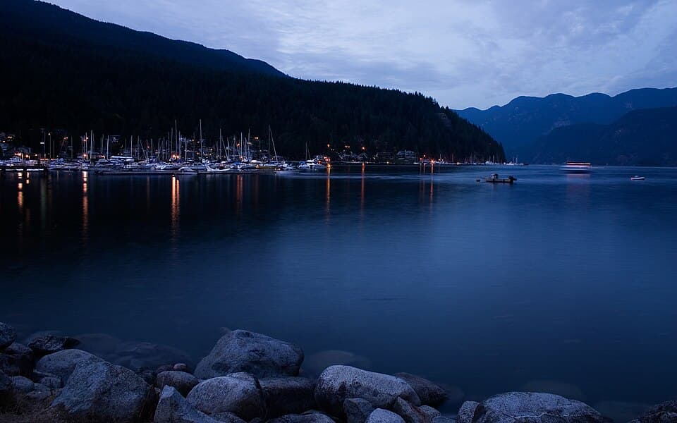 Deep Cove Kayaking